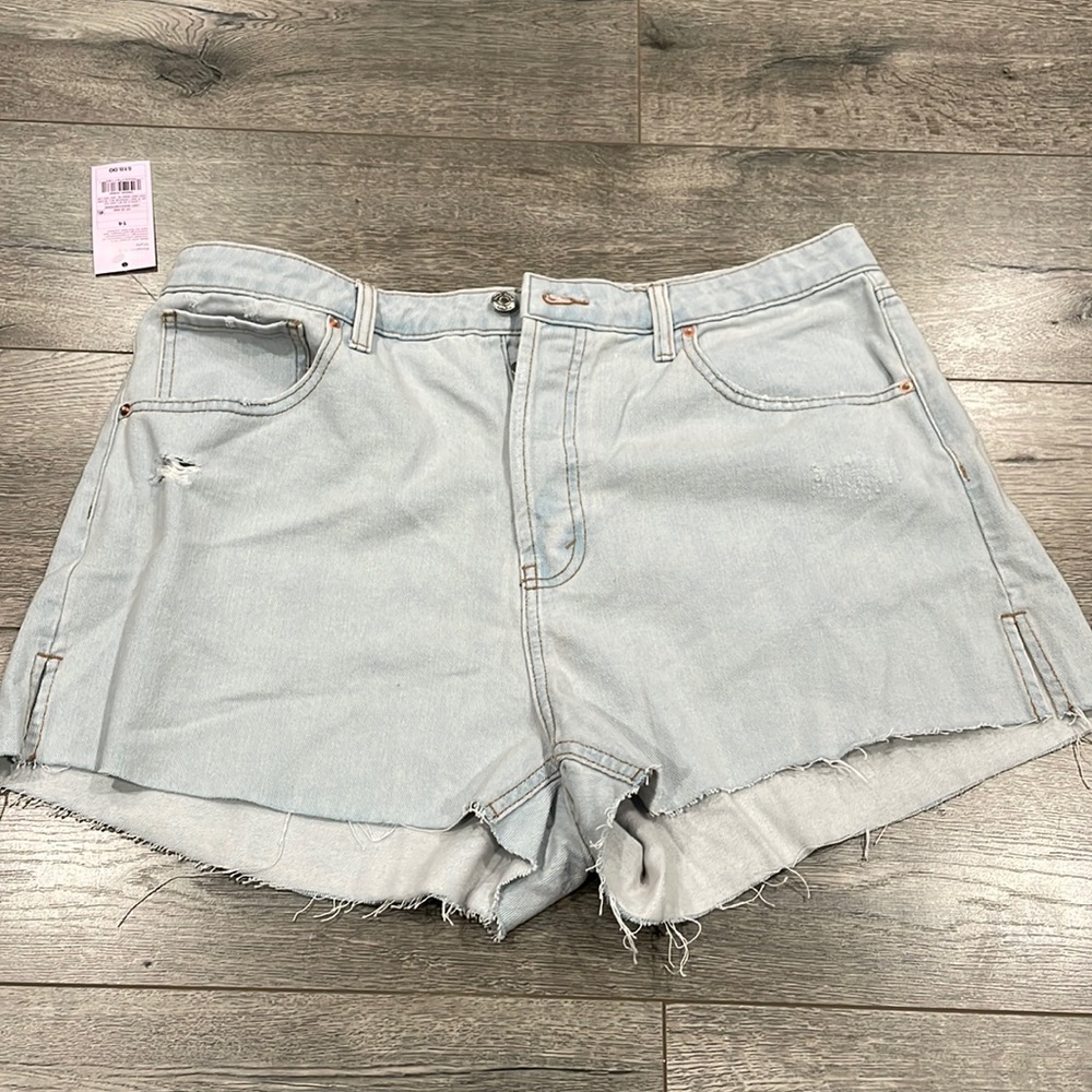 Wild Fable light wash shorts